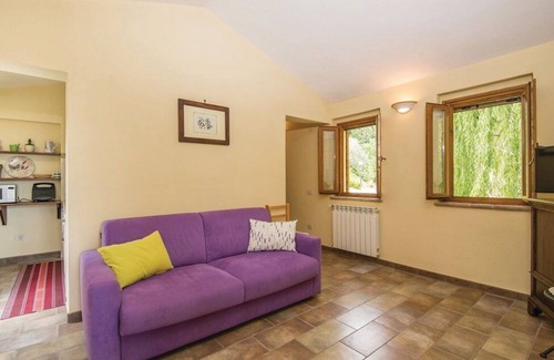 Fornole Apartment | Lovely apartment for 4 guests with WIFI, A/C, pool, TV and veranda