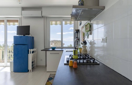 Bussana Apartment | Lovely apartment for 4 people with A/C, WIFI and balcony