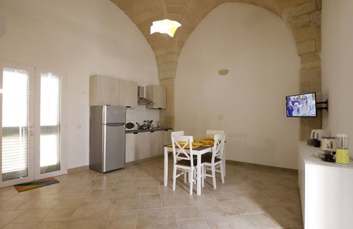 Vernole Apartment | Lovely apartment for 4 people with WIFI, A/C, TV and pets allowed
