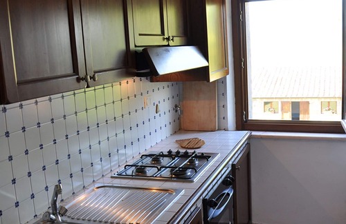 Il Poggio Apartment | Lovely apartment for 6 guests with WIFI, pool, TV, pets allowed and panoramic view