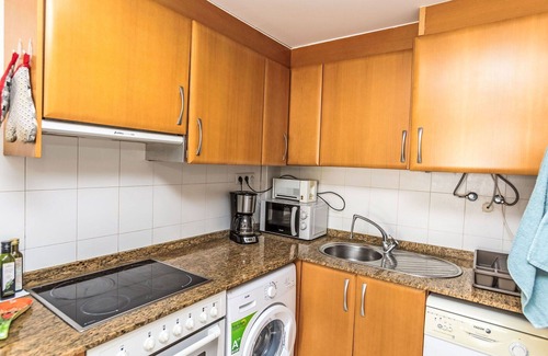 Peniscola Apartment | Lovely apartment for 4 people with A/C, WIFI, pool, TV, terrace and pets allowed
