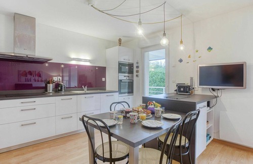 Quiberon Apartment | Lovely apartment for 4 guests with WIFI, TV and balcony