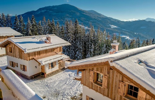 Pfarrwerfen House | Lovely apartment in villa for 4 people with WIFI, TV, terrace, pets allowed and parking