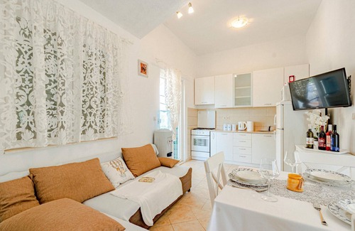 Orebic Apartment | Lovely apartment in Osobljava with WiFi