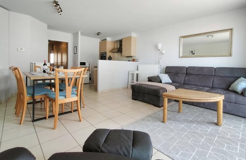 Raversijde Apartment | Lovely apartment in Oostende with WiFi