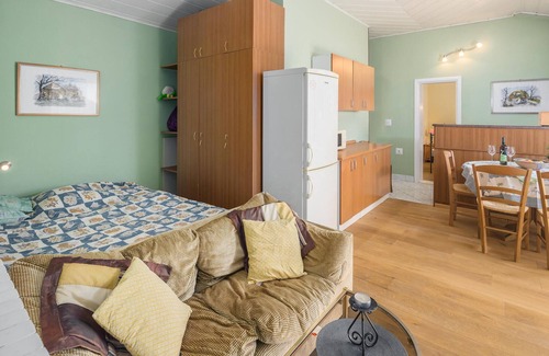 Kukci Apartment | Lovely apartment in Porec with WiFi