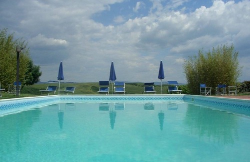 Peccioli Villa | Lovely apartment in villa for 5 people with pool, WIFI and panoramic view