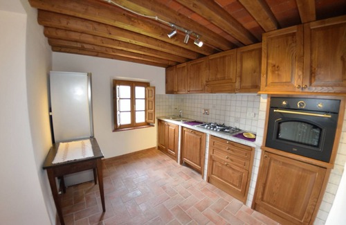Nozanno Villa | Lovely apartment in villa with internet, pool, A/C, TV, terrace, panoramic view, close to Lucca