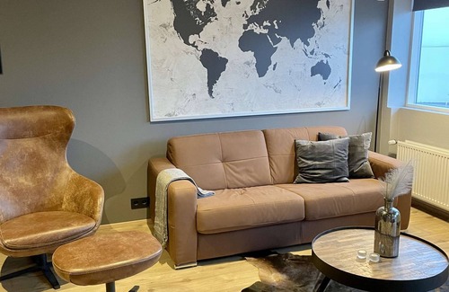 Oddeyrin Apartment | Lovely apartment with hot tub access