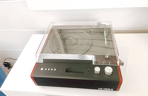 Golden Beach House | Lovely Dog-Friendly Oasis ~ Walk to Beach ~ Office