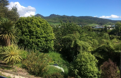 Oakura House | Lovely Family Home in Oakura, Taranaki.