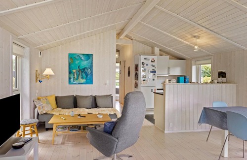 Maribo House | Lovely home in Askø with WiFi