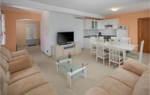 Orihi House | Lovely Home In Barban With Outdoor Swimming Pool