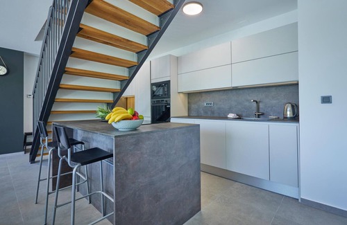 Bedenica House | Lovely home in Bedenica with jacuzzi