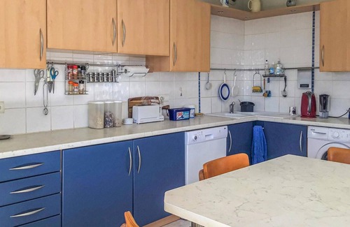 Cauzac House | Lovely home in Cauzac with kitchen