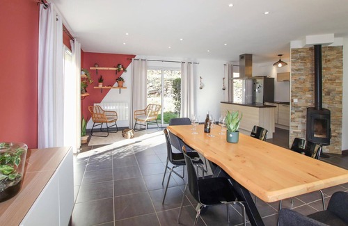 La Valla-en-Gier House | Lovely home in La Valla en Gier