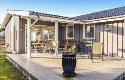 Juelsminde House | Lovely Home In Juelsminde With Kitchen