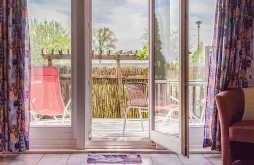 Kolobrzeg House | Lovely home in Kolobrzeg with kitchen