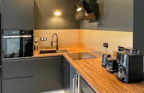 Menglon House | Lovely home in Menglon with kitchen