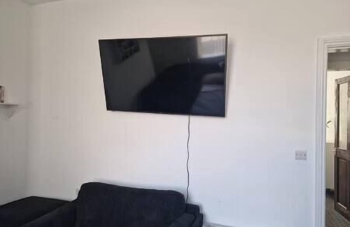 Fence House | Lovely Home in Nelson