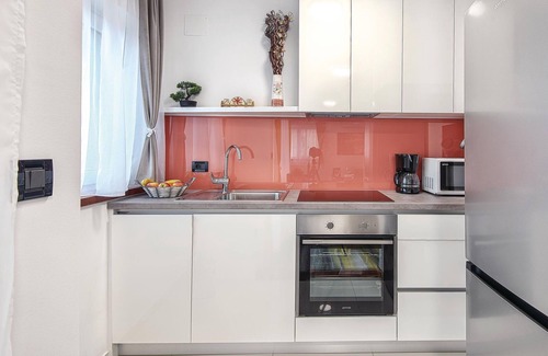 Varazdin House | Lovely home in Varazdin with kitchen