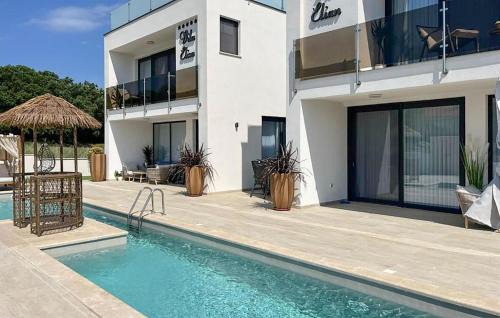 Vrvari House | Lovely Home In Vrvari With Sauna