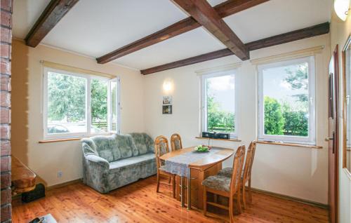 Sarbsk House | Lovely Home In Wicko With Wifi