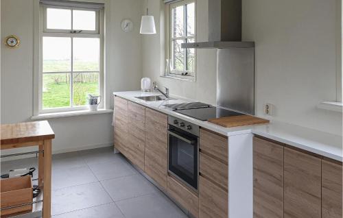 Wijdenes House | Lovely Home In Wijdenes With Wifi