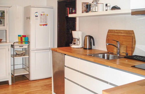 Wronki House | Lovely home in Wronki with sauna