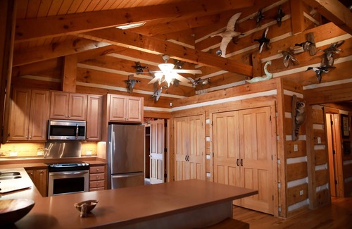 Fairfield House | Lovely log home on Lake Mattamuskeet