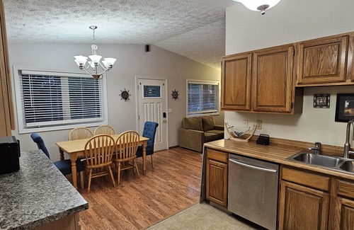 Abbott Loop House | Lovely Ranch Home in South Anchorage Close to UMED, Pet Friendly! 🐕🐈⬛🐾