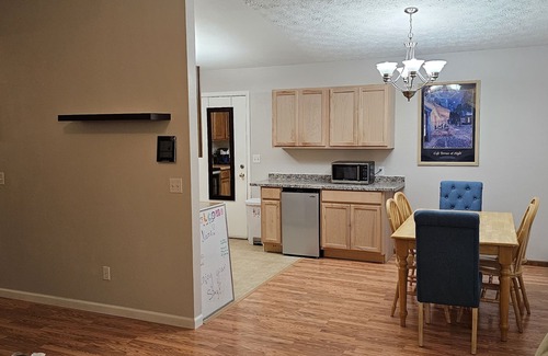 Abbott Loop House | Lovely Ranch Home in South Anchorage Close to UMED, Pet Friendly! 🐕🐈⬛🐾