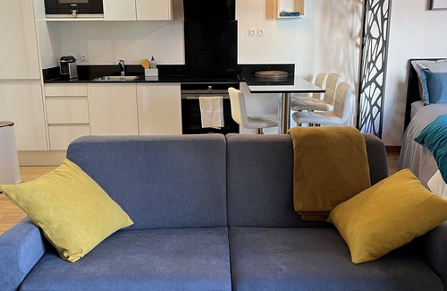 La Garenne-Colombes Apartment | Lovely studio 5 minutes to Paris-La-Defense