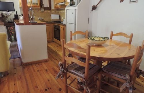 Begur Apartment | Lovely studio in a villa with pool.