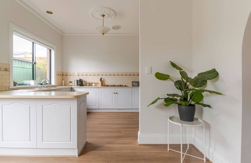 Nailsworth House | Lovely Villa on the Border of Prospect