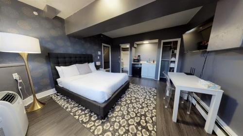 Bay Village Apartment | Lower Level Studios In Hip Bay Village