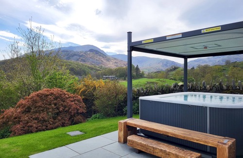 Little Langdale House | Lowfield House - Five Bedroom House, Sleeps 10