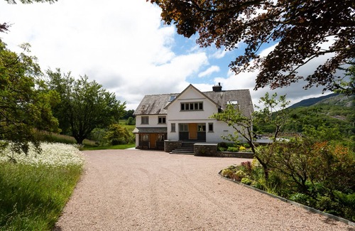 Little Langdale House | Lowfield House - Five Bedroom House, Sleeps 10