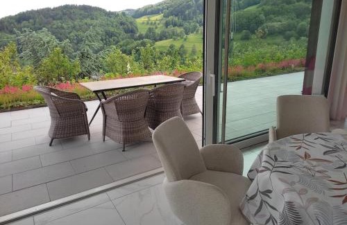 Freland Apartment | LOZEN avec piscine privée intérieure