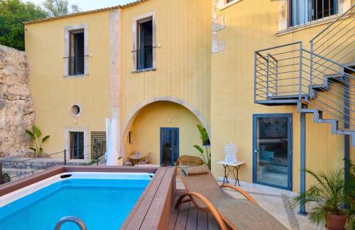 Grottasanta House | LTM greenhouse