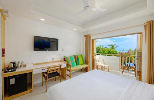 Fulidhoo House | Luau Beach Inn, Maldives