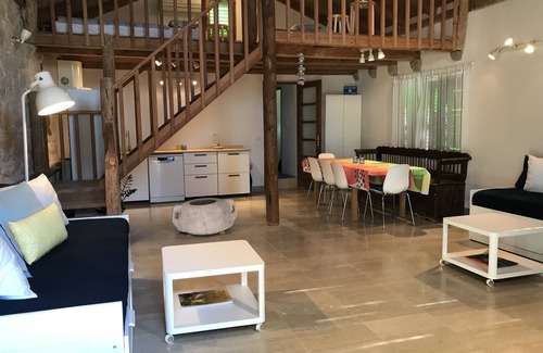 Cove Tri Zala (Zrnovo) House | Lucica Beachfront House #1 w/A/C & WIFI on Lastovo Island