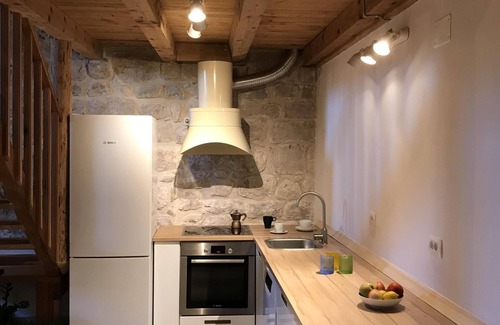 Cove Tri Zala (Zrnovo) House | Lucica Beachfront House #1 w/A/C & WIFI on Lastovo Island