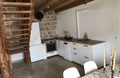 Cove Tri Zala (Zrnovo) House | Lucica Beachfront House #1 w/A/C & WIFI on Lastovo Island