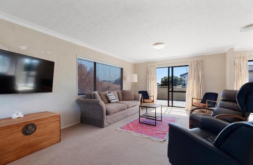 Mount Maunganui House | Lucy's House by the Beach - Mount Maunganui Holiday Home