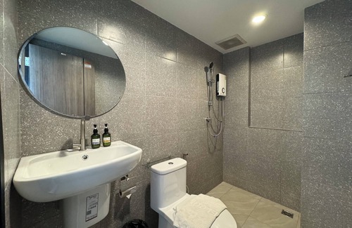 Lam Luk Ka Hotel | Luka House