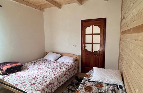 Kukes County House | Lule bore