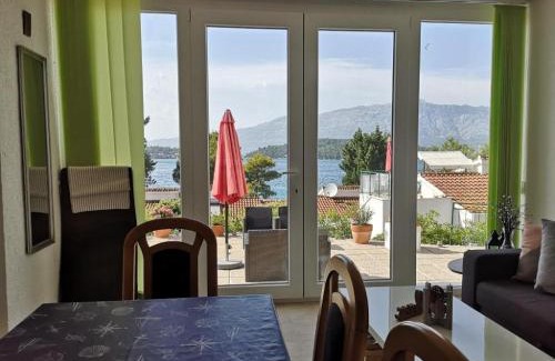 Lumbarda Apartment | Lumbarda Resort Apartments - Superior Apartment with Mountain View E2