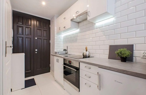 Srodmiescie Apartment | Lumina bright apart next to Fabryczna Station