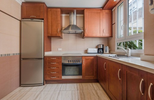 Las Arenas House | Luminous and spacious house with terrace. Wifi available.